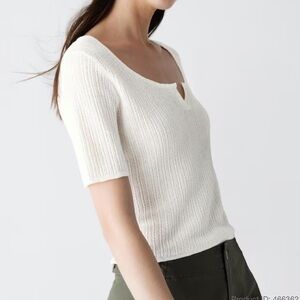 NEW UNIQLO Lace Key Neck Short Jumper (Half Sleeve) size: S